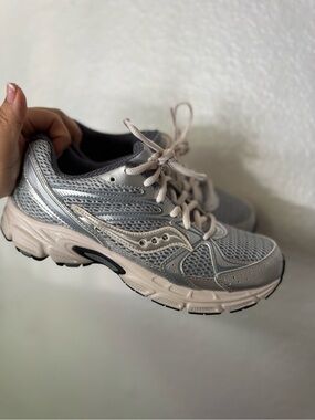 Saucony Silver Gray Mesh Athletic Sneakers - Women's